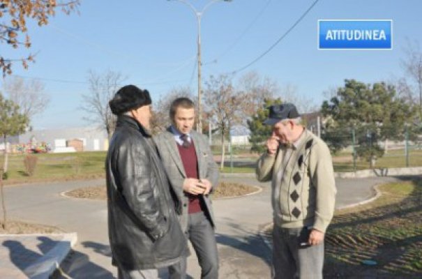 Pensionarii din Mangalia l-au cinstit pe primar la pomana porcului